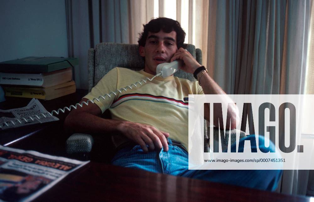 Mar 19, 1984 - Sao Paulo, Brazil - AYRTON SENNA (BRA) at his home in Sao Paulo prior to his first Grand Prix, Formula One Drivers At Home. - ZUMAs04 o0 Telefon telefonieren