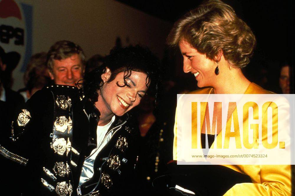 A7086.MICHAEL JACKSON AND PRINCESS DIANA.CREDIT: -GLOBE PHOTOS, INC. - ZUMAg49_ 20090625_zaf_g49_230