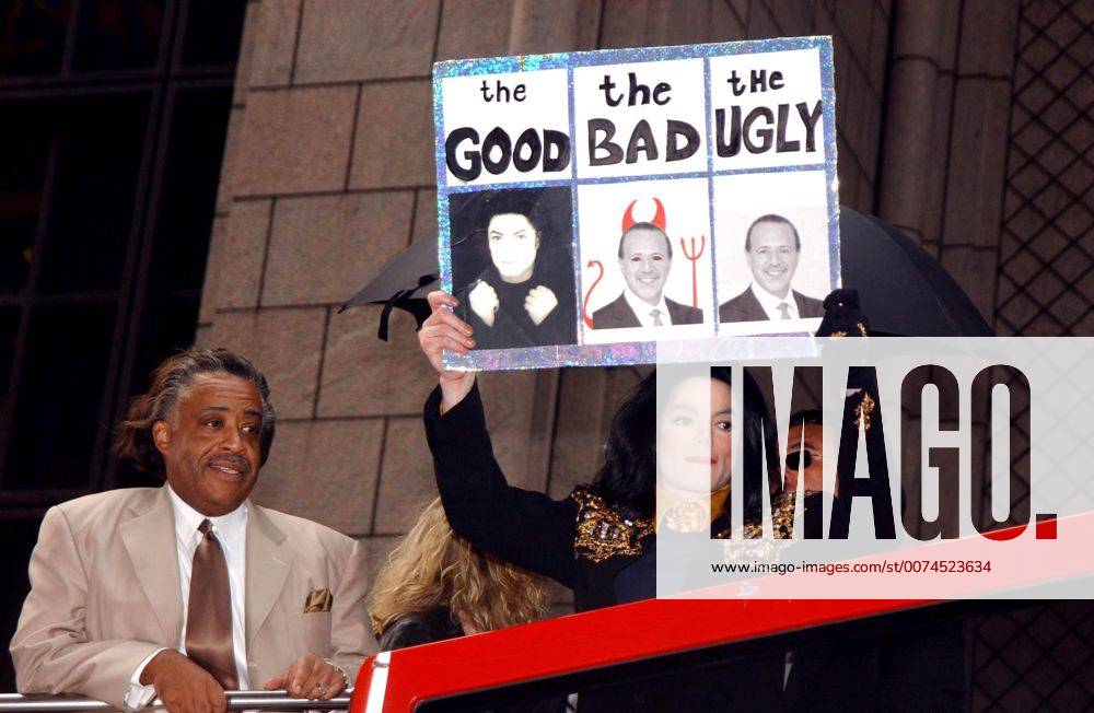 K25508AR SD0706.MICHAEL JACKSON PRESS CONFERENCE ON THE TREATMENT OF BLACK RECORDING ARTIST BY THEIR RECORD LABELS.SONY CHAIRMAN, TOMMY MOTTOLA WAS NAMED AS A RACIST AND IS VERY DEVILISH..AL SHARPTON AND ATTORNEY JOHNNIE COCHRAN JR RECENTLY FORMED A COALITION TO INVESTIGATE WHETHER ARTISTS ARE BEING INANCIALLY EXPLOITED BY RECORD LABELS..PHOTO:ANDREA RENAULT GLOBE PHOTOS INC Â - ZUMAg49_ 20090625_zaf_g49_070