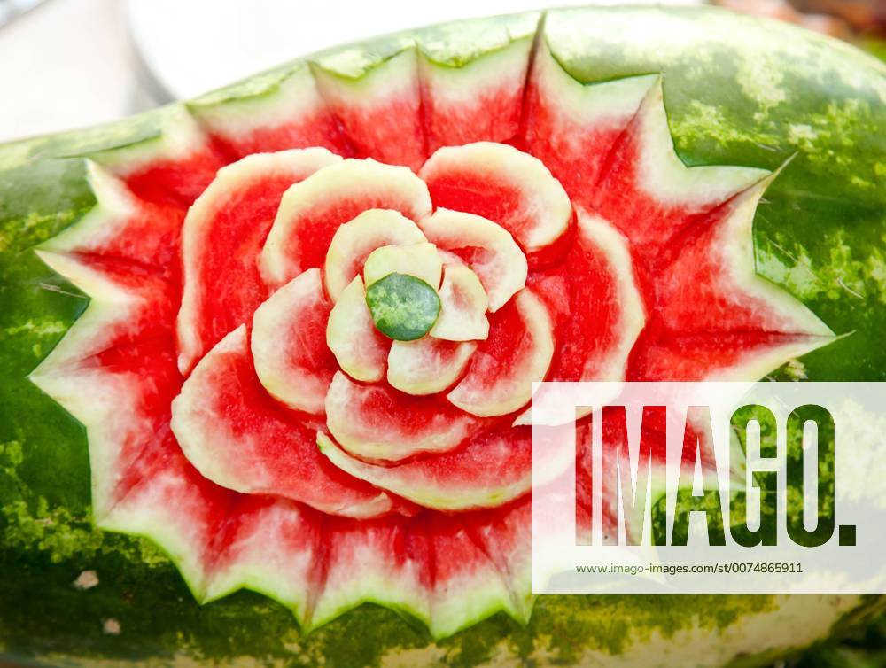 Watermelon decoration with floral carvings for for banquet 1085306278