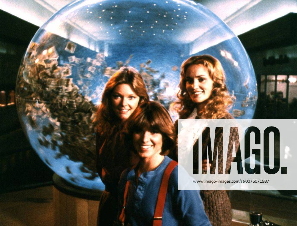 Zahltag im Supermarkt, (HOW TO BEAT THE HIGH COST OF LIVING) USA 1980, Regie: Robert Scheerer, SUSAN SAINT JAMES, JANE CURTIN; JESSICA LANGE, Key: Lotterie-Trommel, Lose, Geldscheine UnitedArchives00007049