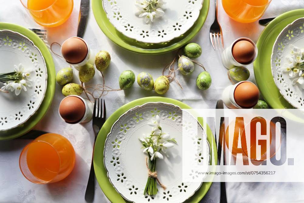 Stylish Easter table setting. Natural egg , snowdrops , modern plate, cutlery. Modern Easter table decoration, Stylish Easter table setting. Natural egg , snowdrops , modern plate, cutlery. Modern Easter table decoration ., Stylish Easter table setting. Natural egg , snowdrops , modern plate, cutlery. Modern Easter table decoration ., 06.06.2024,