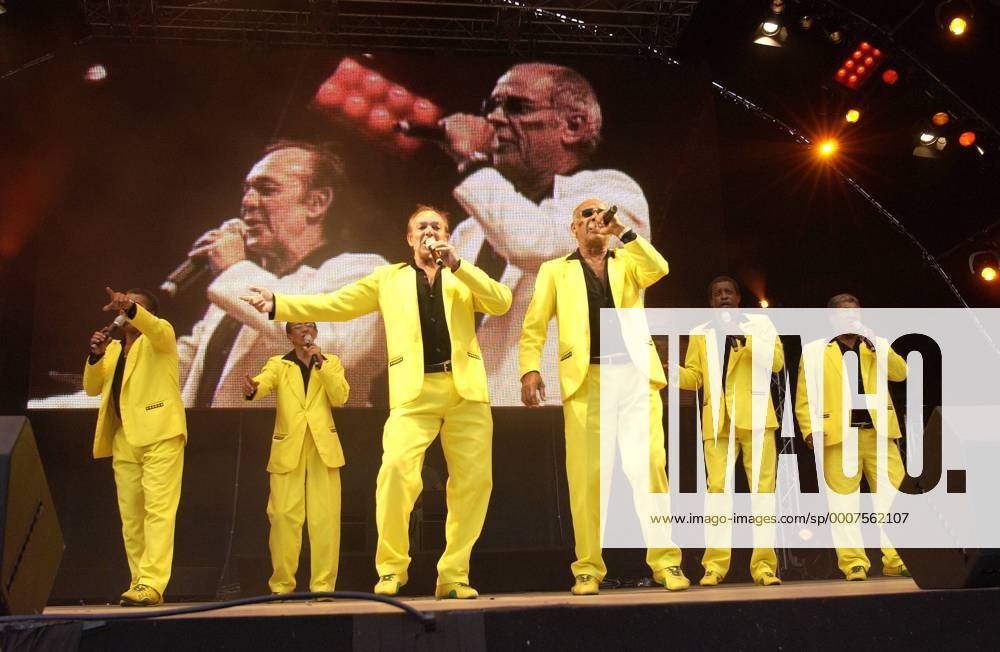 Legendarios do Brasil, brasilianische Fußballlegenden, die am Rande der WM als Musikgruppe auftreten, v.li.: Jairzinho, Altair, Roberto Miranda, Hercules Brito Ruas, Marco Antonio und Jair Marinho
