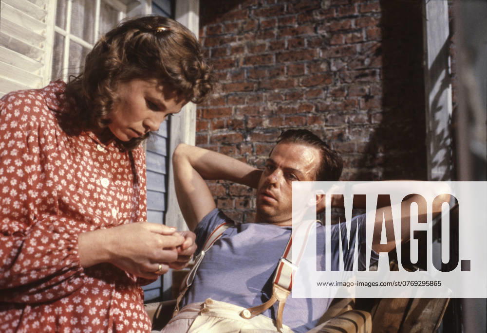 ARCHIVE 19810330 LINE LUSTA Television theater by Tennessee Williams directed by Bo Widerberg First broadcast 1981 12 29 Here the actors Maria Hedborg, as Stella, and Krister Henriksson, as Stanley Kowalski, are seen during the recording Sweden sp sw