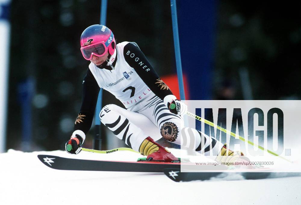 KATJA SEIZINGER (GERMAN) WOMENS GIANTSLALOM 24 02 94. LILLEHAMMER OLYMPICS 1994. o0 Ski Skisport Alpin Riesenslalom