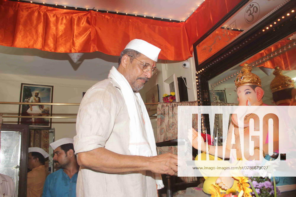 Bollywood Actors Celebrate Ganesh Chaturthi Festival MUMBAI, INDIA - AUGUST 25: Bollywood actor Nana Patekar celebrates Ganesh Chaturthi, on August 25, 2017, In Mumbai, India. (Photo by Prodip Guha Hindustan Times ) Mumbai Maharashtra India