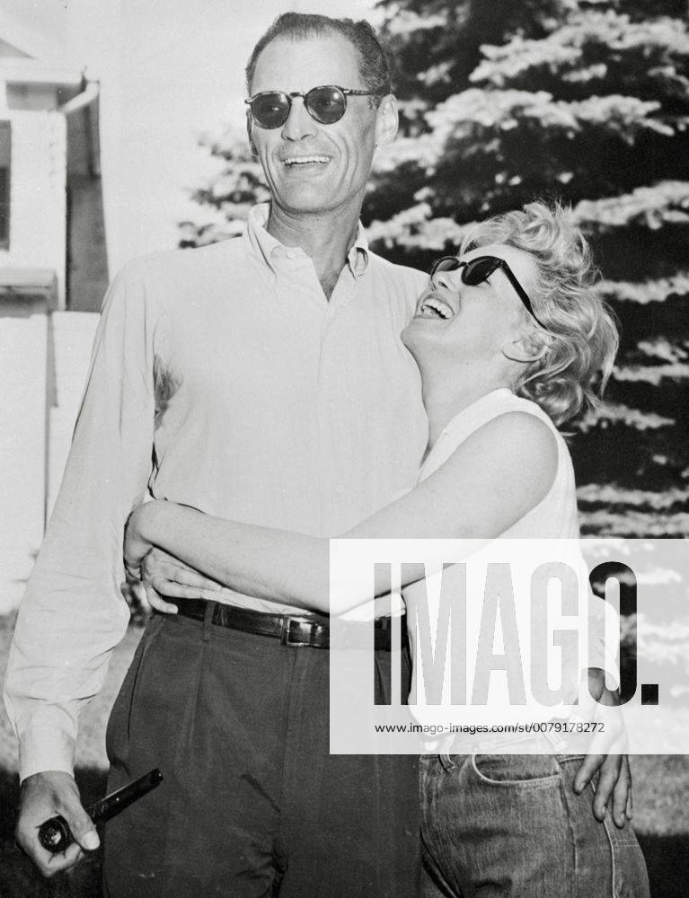 IMAGO ICONS: Marilyn Monroe Marilyn Monroe and Arthur Miller, circa 1956. Cinema Publishers Collection Hollywood CA USA