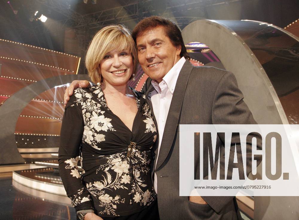 Singers Frank Michael and Mary Roos on 28 09 2007 at the Sample to TV show Music for you in the Sports Hall Dessau Photos Scherf Saxony Anhalt Germany