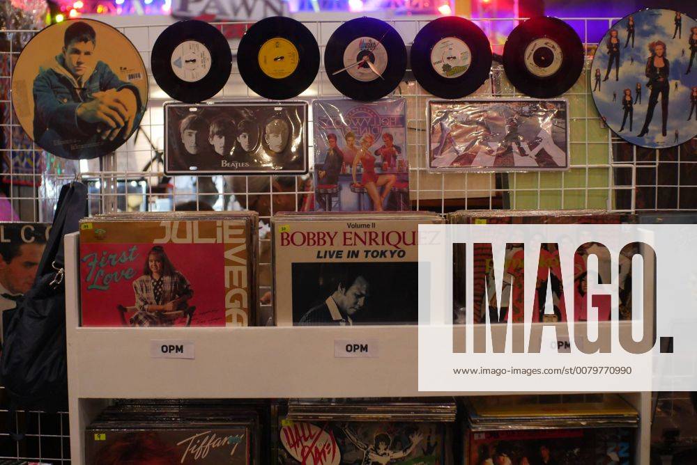 Philippines: HistoryCon 2017 Music Memorabilia on display and for sale are just one of the exhibits. GeorgexBuid