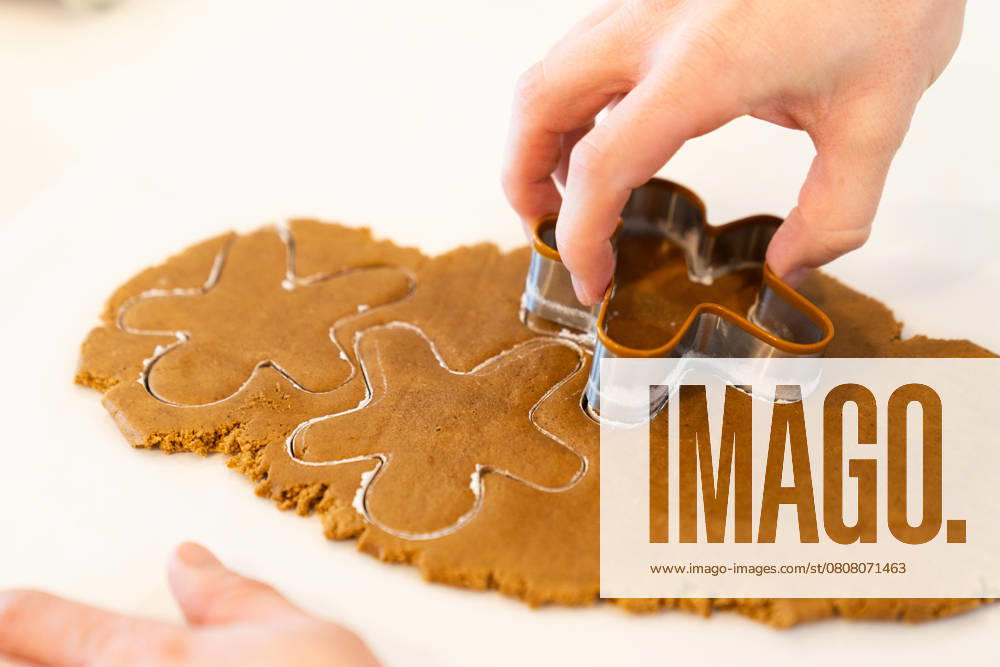 IMAGO Creative, Weihnachten, Food, Backen, Lebkuchen Creating Christmas One Cookie at a Time Minneapolis, Minnesota, United States R_WREL250330-1693152-01