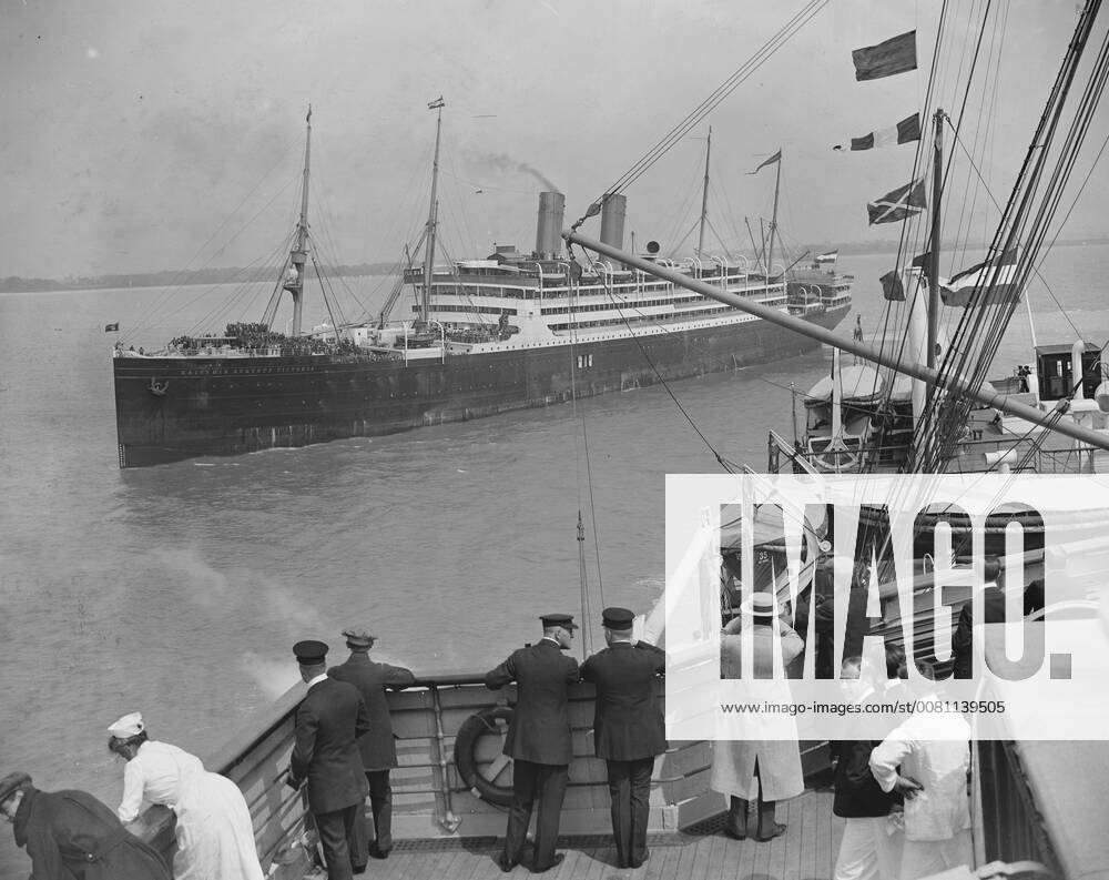 Kaiserin Auguste Victoria ( Hamburg American Line ) Re named Empress of Scotland and destroyed by fire 11 December 1930, Southampton Hampshire United Kingdom