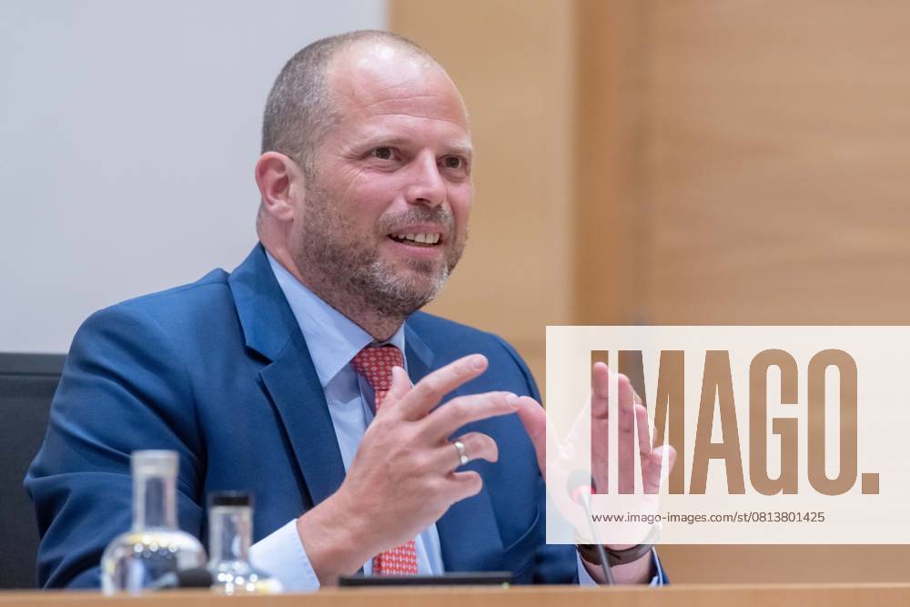 Minister of Defence and Foreign Trade Theo Francken is pictured during a session of the parliamentary commission for National Defense, at the Federal Parliament in Brussels, Wednesday 23 April 2025. Current affairs debates on the defence budget, the purchase of new F-35s and the European Defence Summit and Ukraine. JONASxROOSENS 121623222