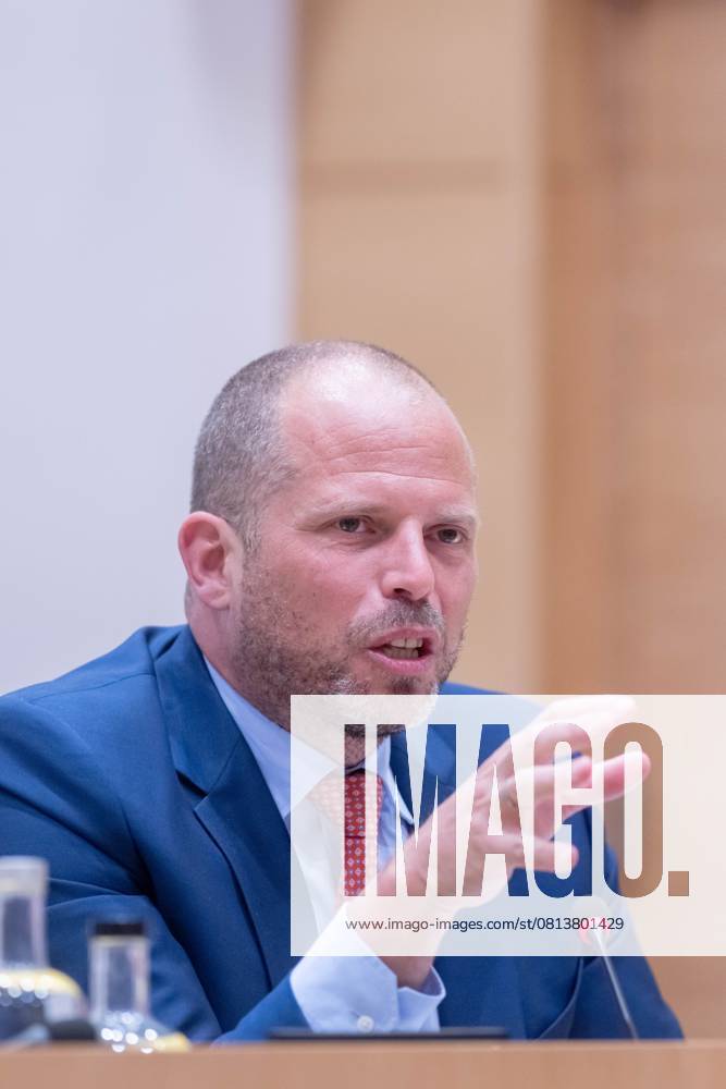 Minister of Defence and Foreign Trade Theo Francken is pictured during a session of the parliamentary commission for National Defense, at the Federal Parliament in Brussels, Wednesday 23 April 2025. Current affairs debates on the defence budget, the purchase of new F-35s and the European Defence Summit and Ukraine. JONASxROOSENS 121623231