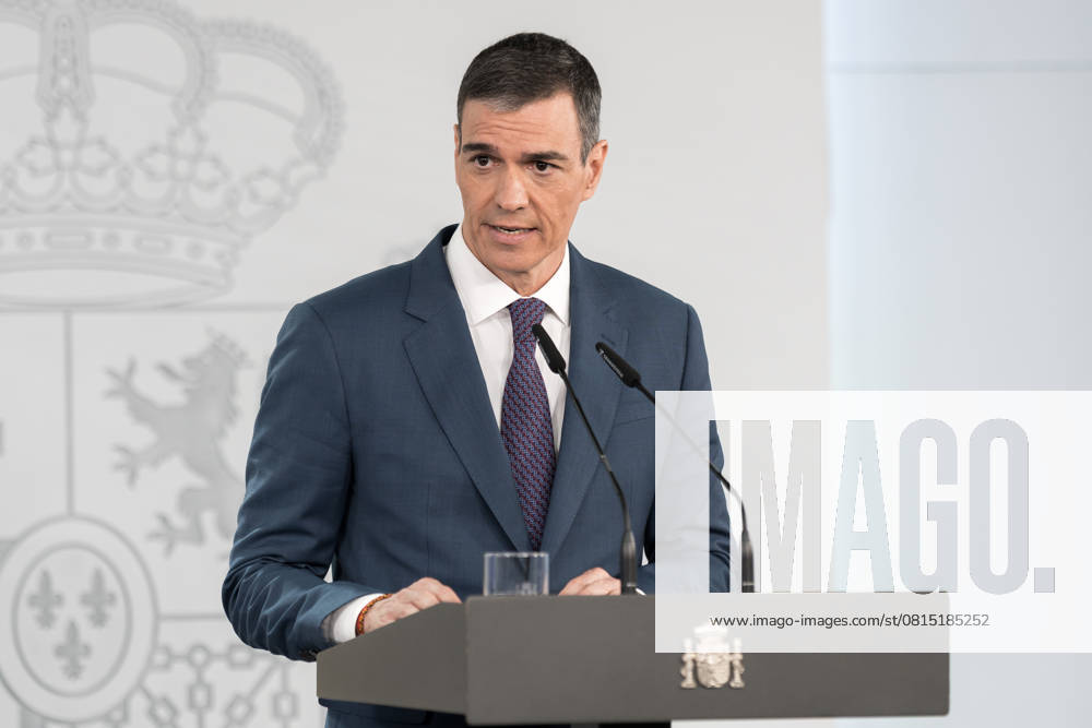 Sánchez appears after the meeting of the National Security Council and the Council of Ministers The President of the Government, Pedro Sánchez, appears before the media, at the Moncloa Palace, on April 29, 2025, in Madrid Spain Both the meeting of the National Security Council and the Council of Ministers have exclusively addressed the situation created by the massive blackout that affected the Iberian Peninsula this Monday For this reason, a new meeting of the Council of Ministers will be held, Tomorrow, Wednesday, April 30, to deal with the ordinary matters initially foreseen, such as the approval of the reduction of the working day to 37.5 hours per week to begin its parliamentary procedure 29 APRIL 2025 Diego Radamé Madrid Madrid Spain