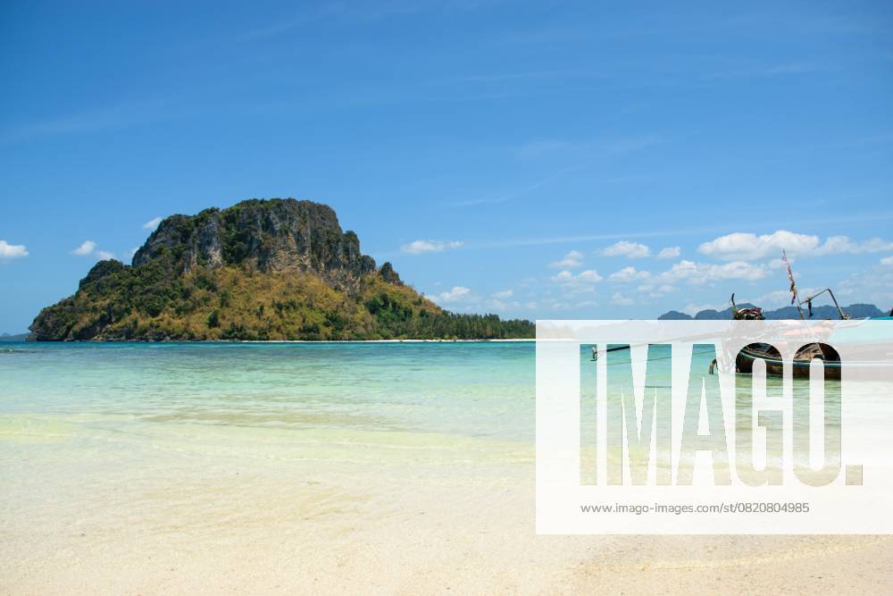 Views of the beach at Poda Island, Koh Phi Phi Islands. Poda Island, Koh Phi Phi, Krabi. Thailand Model Released CarlosMSubirats_ID25349_732837_011