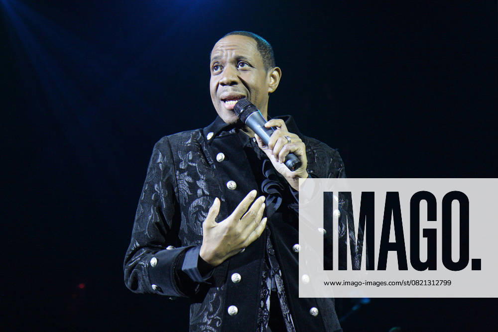 Freddie Jackson live at Brixton Academy, FREDDIE JACKSON Performing live at Brixton Academy, London, England. February 14th, 2010 stage concert live gig performance music half length black jacket singing CAP MAR Martin Harris London Great Britain
