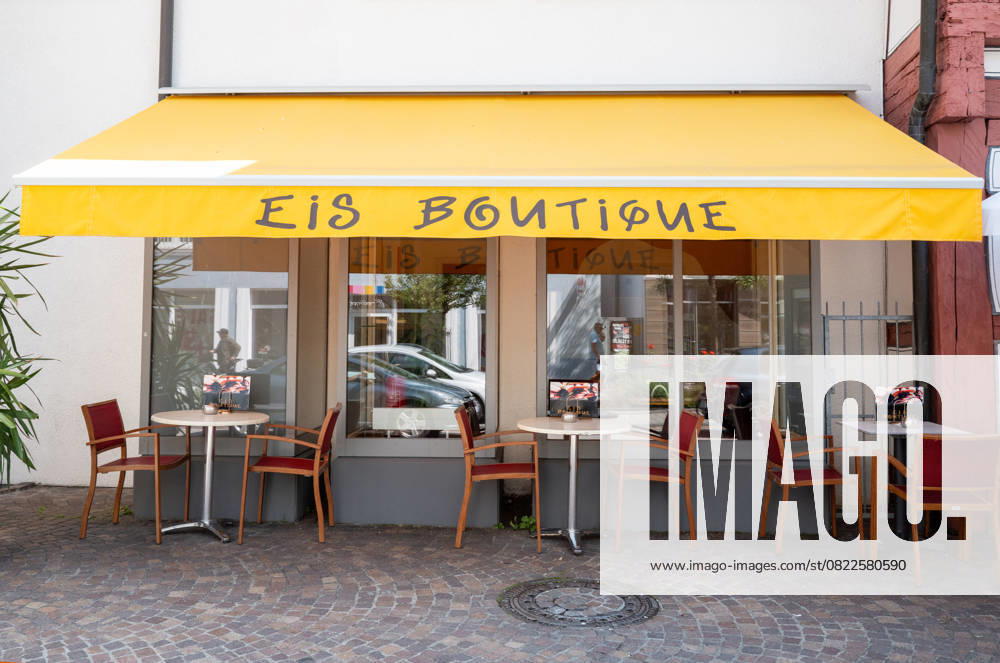 Bad Saulgau Eisdiele,Eis Boutique,in Bad Saulgau The ice cream parlor Eis Boutique with its yellow awning and several outdoor tables invites you to linger in the city center of Bad Saulgau The gastronomic business offers ice cream and drinks in the outdoor area during the warm season