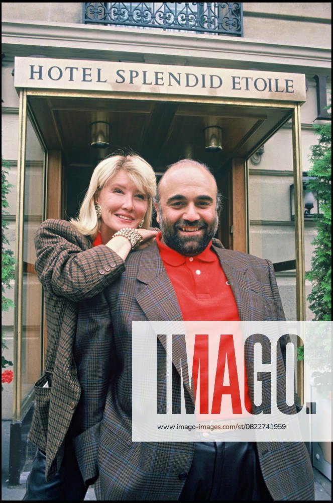 Archiv DEMIS ROUSSOS und AG Frau RENDEZ ihr IN 1988 Paris Frankreich