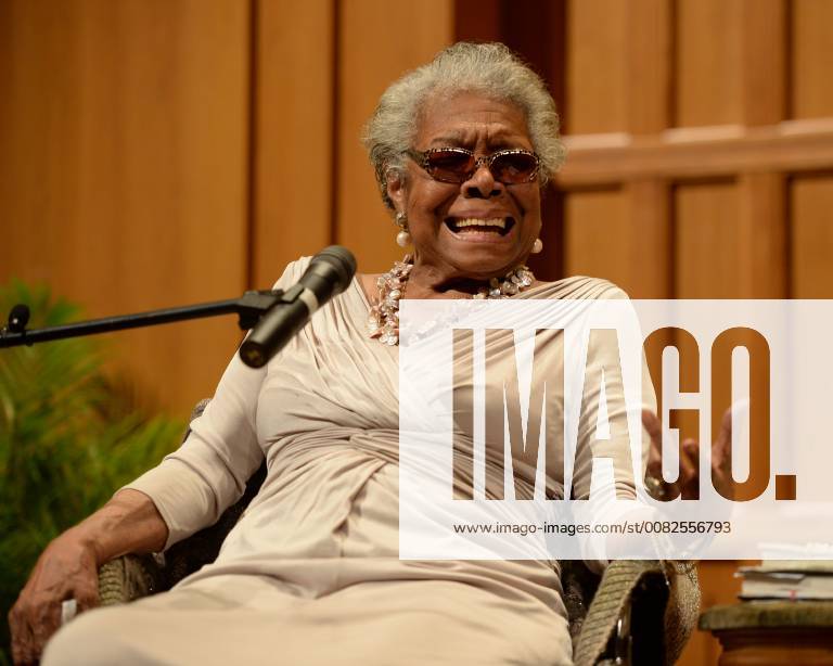 IMAGO ICONS: Maya Angelou May 28, 2014 - Boca Raton, Florida, United States Of America - BOCA RATON, FL - JANUARY 16: Dr. Maya Angelou speaks at Congregation B nai Israel on January 16, 2014 in Boca Raton, Florida..People: Dr. Maya Angelou Boca Raton United States Of America - ZUMAr160 20140528_zaa_r160_009