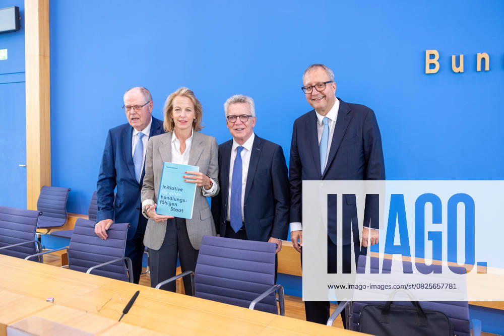 Presentation of the final report of the Initiative for a State capable of acting in Germany, Berlin on 14 07 2025 Julia Jäkel, media manager and supervisory board member, former Federal Minister Thomas de Maiziere, former Federal Minister Peer Steinbrück, Andreas Voßkuhle, former President of the Federal Constitutional Court present the