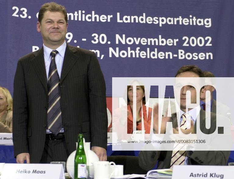 SPD Secretary General Olaf Scholz l visited on Saturday 30 11 2002 with SPD country and faction leader Heiko Maas r the SPD state party conference in Bosen Scholz told the SPD members the background of the current government policy and stressed that the federal government sinks taxes and not increase It would be deleted only benefits and Simplified regulations