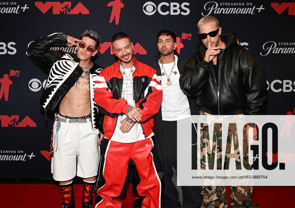 2025 MTV Video Music Awards - Press Room Lenny Tavarez, J Balvin, Justin Quiles, and DJ Snake pose in the press room during the 2025 MTV Video Music Awards at UBS Arena on September 07, 2025 in Elmont, New York. Elmont UBS New York USA