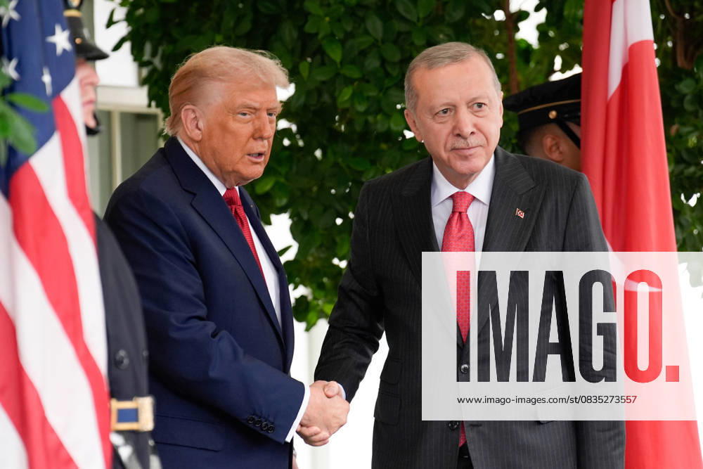 President Donald Trump (L) greets Turkey s President Tayyip Erdogan as he arrives at the White House in Washington DC on Thursday, September 25, 2025. The two leaders are expected to discuss trade and military agreements. WAX20250925804 YURIxGRIPAS