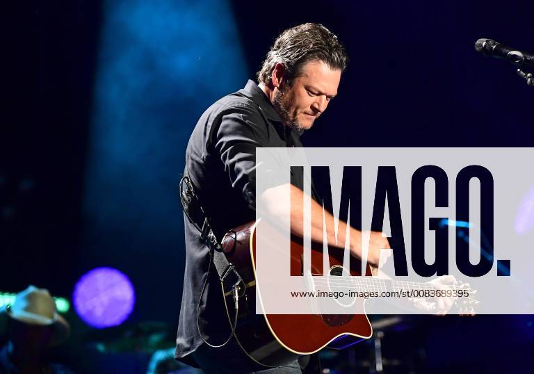 Nashville, Tennessee, U.S. - 08 June 2018 - Nashville, Tennessee - Blake Shelton. 2018 CMA Fest Nightly Concert held at Nissan Stadium. Photo Credit: AdMedia Nashville U.S. - ZUMAa123 20180608_zaa_a123_495