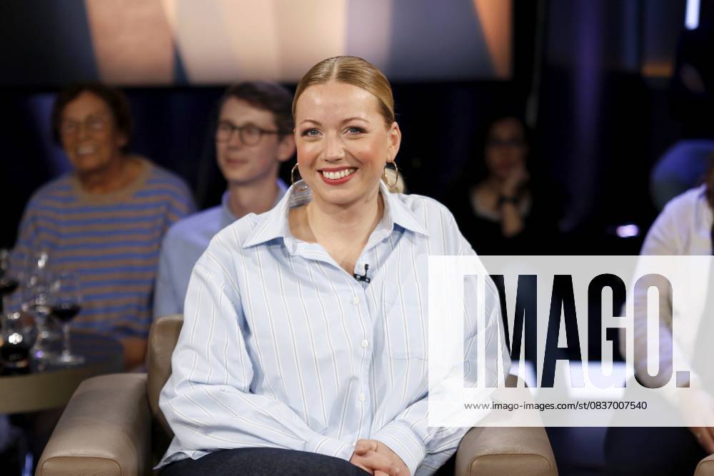 Zora Klipp, Gastronomin und Fernsehköchin, zu Gast in der Fernsehsendung NDR Talk Show in den NDR Studios, Hamburg, Deutschland Zora Klipp, restaurateur and TV chef, guest on the NDR Talk Show television programme at the NDR Studios, Hamburg, Germany