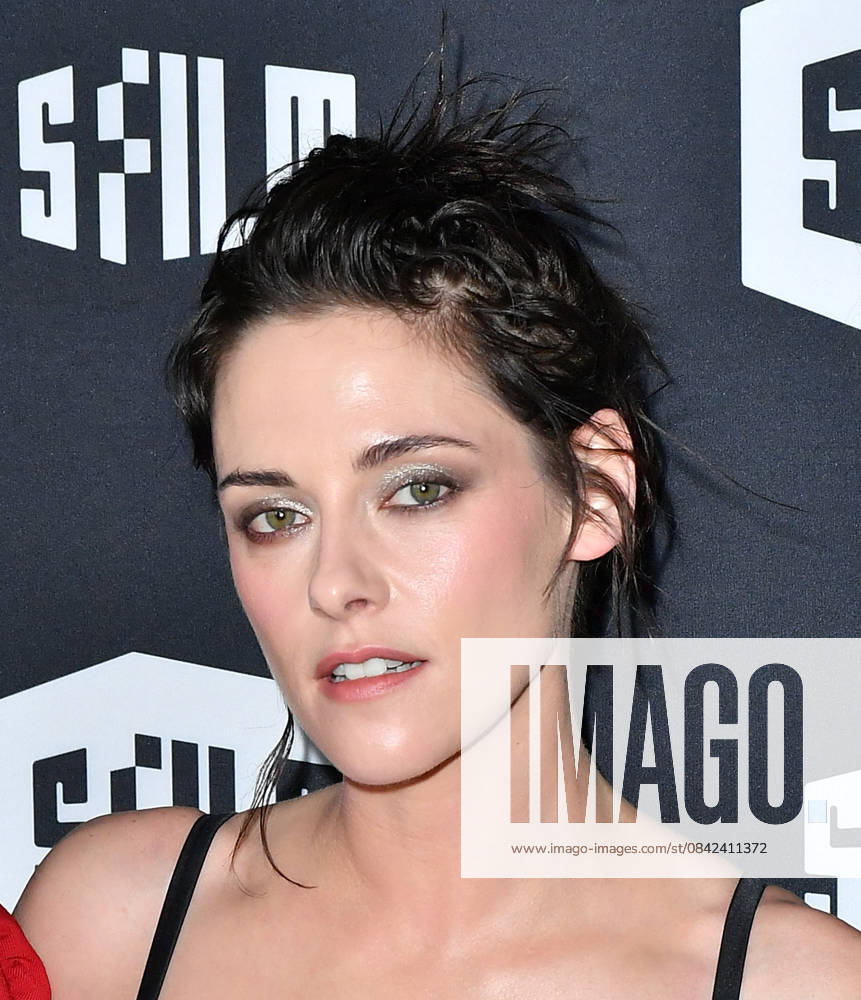 2025 SFFILM Awards Night - Arrivals Kristen Stewart attends the 2025 SFFILM Awards at Gateway Pavilion on December 8, 2025 in San Francisco, California. San Francisco Gateway Pavilion California USA