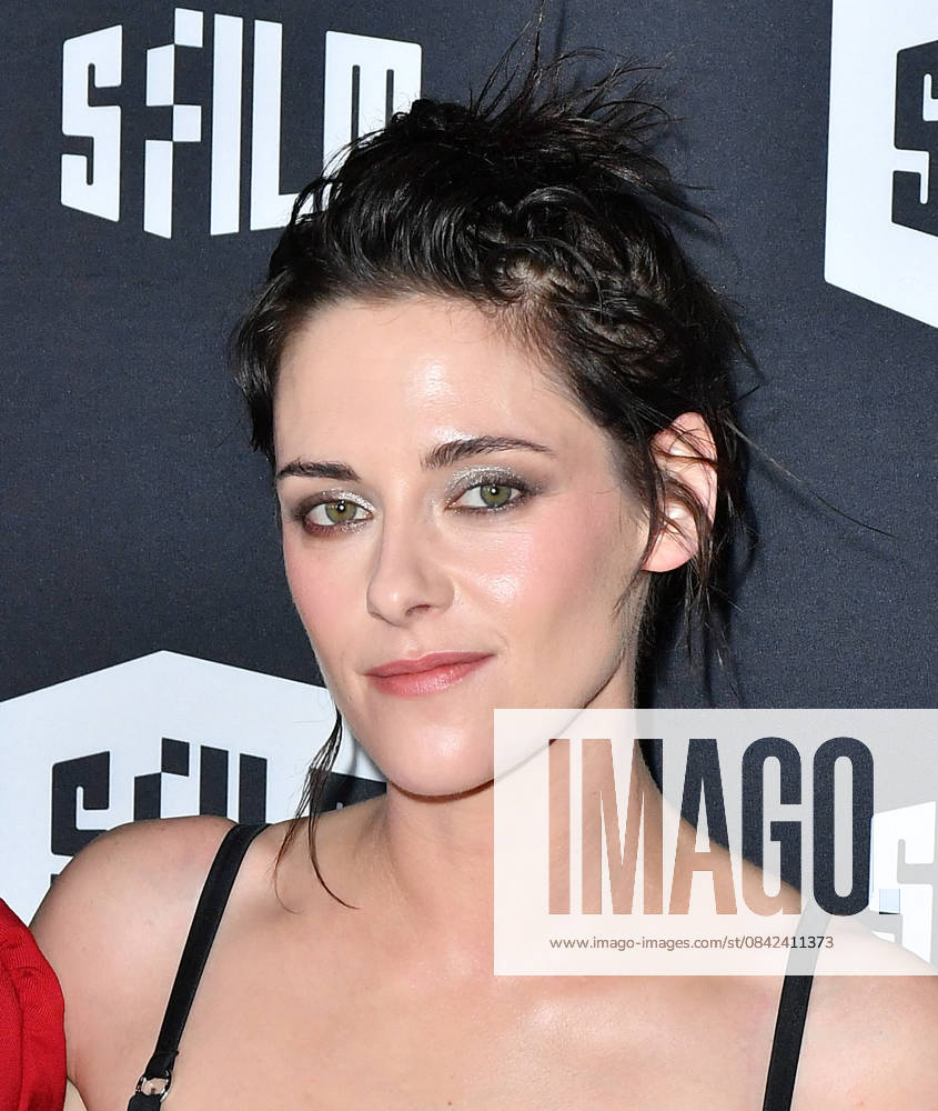 2025 SFFILM Awards Night - Arrivals Kristen Stewart attends the 2025 SFFILM Awards at Gateway Pavilion on December 8, 2025 in San Francisco, California. San Francisco Gateway Pavilion California USA