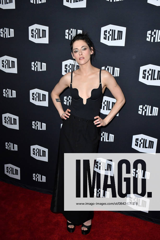 2025 SFFILM Awards Night - Arrivals Kristen Stewart attends the 2025 SFFILM Awards at Gateway Pavilion on December 8, 2025 in San Francisco, California. San Francisco Gateway Pavilion California USA