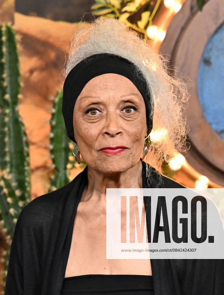 ˜Fallout Season 2 Premiere Edythe Jason arriving to Amazon Prime Videos Fallout season 2 premiere held at the Academy Museum of Motion Pictures on December 8, 2025 in Los Angeles, Ca. Los Angeles Academy Museum of Motion Pictures California USA