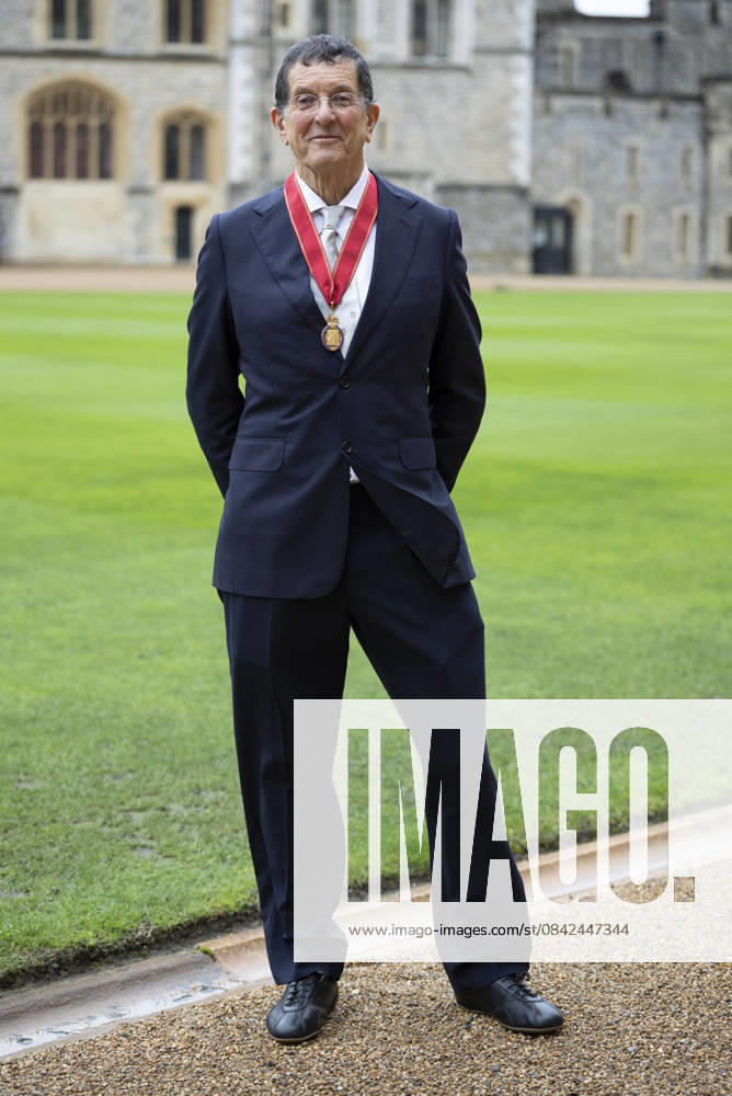 Investiture at Windsor Castle Image Licensed to i-Images Picture Agency. 09 12 2025. Windsor , United Kingdom. Sculptor Sir Antony Gormley with his Companions of Honour after an Investiture at Windsor Castle, United Kingdom., Credit:Stephen Lock i-Images Avalon United Kingdom, Windsor
