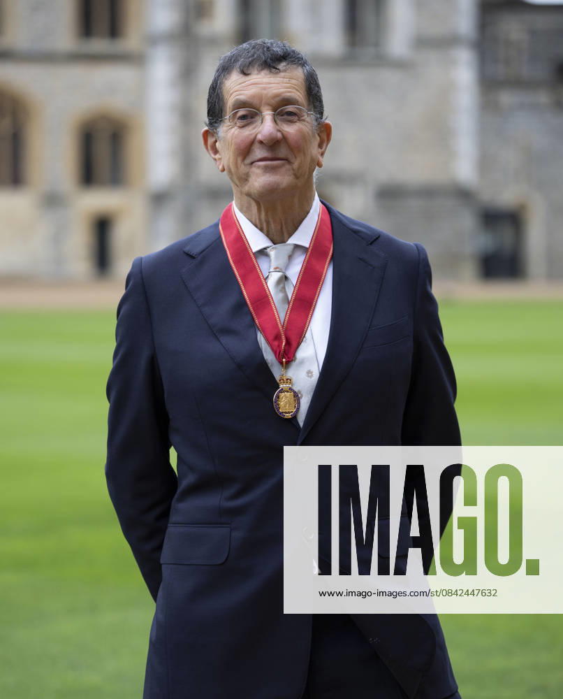Investiture at Windsor Castle Image Licensed to i-Images Picture Agency. 09 12 2025. Windsor , United Kingdom. Sculptor Sir Antony Gormley with his Companions of Honour after an Investiture at Windsor Castle, United Kingdom., Credit:Stephen Lock i-Images Avalon United Kingdom, Windsor