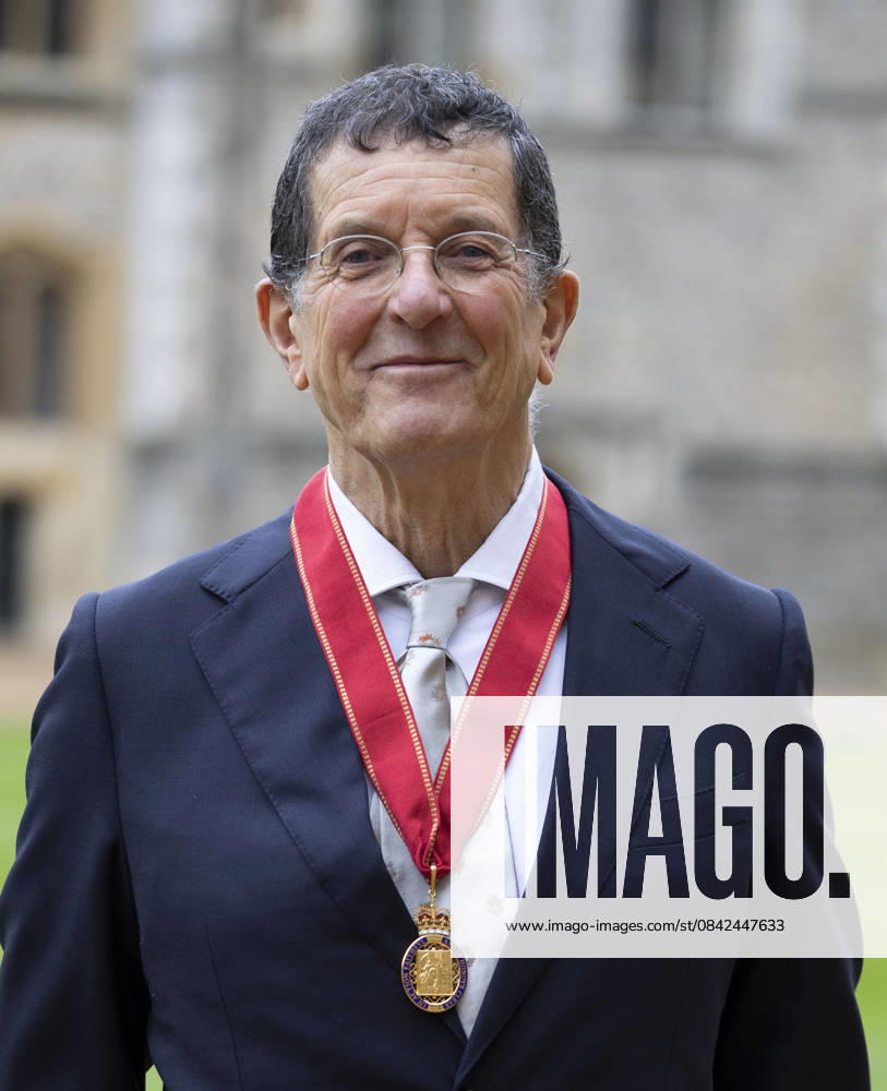 Investiture at Windsor Castle Image Licensed to i-Images Picture Agency. 09 12 2025. Windsor , United Kingdom. Sculptor Sir Antony Gormley with his Companions of Honour after an Investiture at Windsor Castle, United Kingdom., Credit:Stephen Lock i-Images Avalon United Kingdom, Windsor