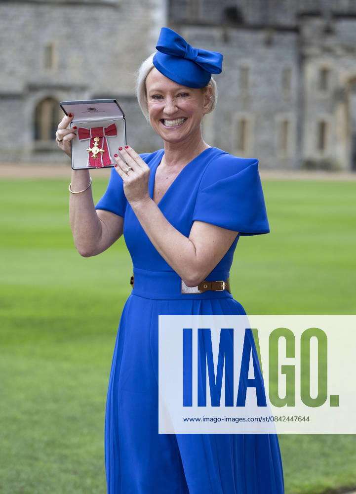 Investiture at Windsor Castle Image Licensed to i-Images Picture Agency. 09 12 2025. Windsor , United Kingdom. TV weather presenter Ruth Dodsworth with her OBE after an Investiture at Windsor Castle, United Kingdom., Credit:Stephen Lock i-Images Avalon United Kingdom, Windsor