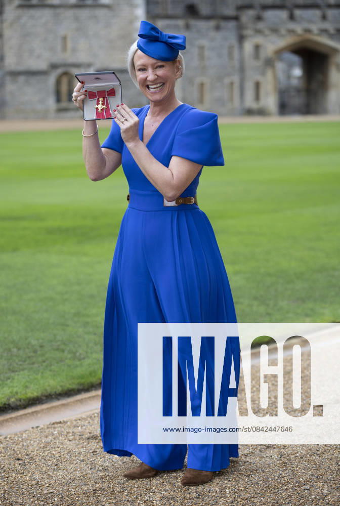 Investiture at Windsor Castle Image Licensed to i-Images Picture Agency. 09 12 2025. Windsor , United Kingdom. TV weather presenter Ruth Dodsworth with her OBE after an Investiture at Windsor Castle, United Kingdom., Credit:Stephen Lock i-Images Avalon United Kingdom, Windsor