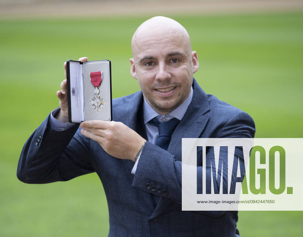 Investiture at Windsor Castle Image Licensed to i-Images Picture Agency. 09 12 2025. Windsor , United Kingdom. Andy Lapthorne with his MBE after an Investiture at Windsor Castle, United Kingdom., Credit:Stephen Lock i-Images Avalon United Kingdom, Windsor