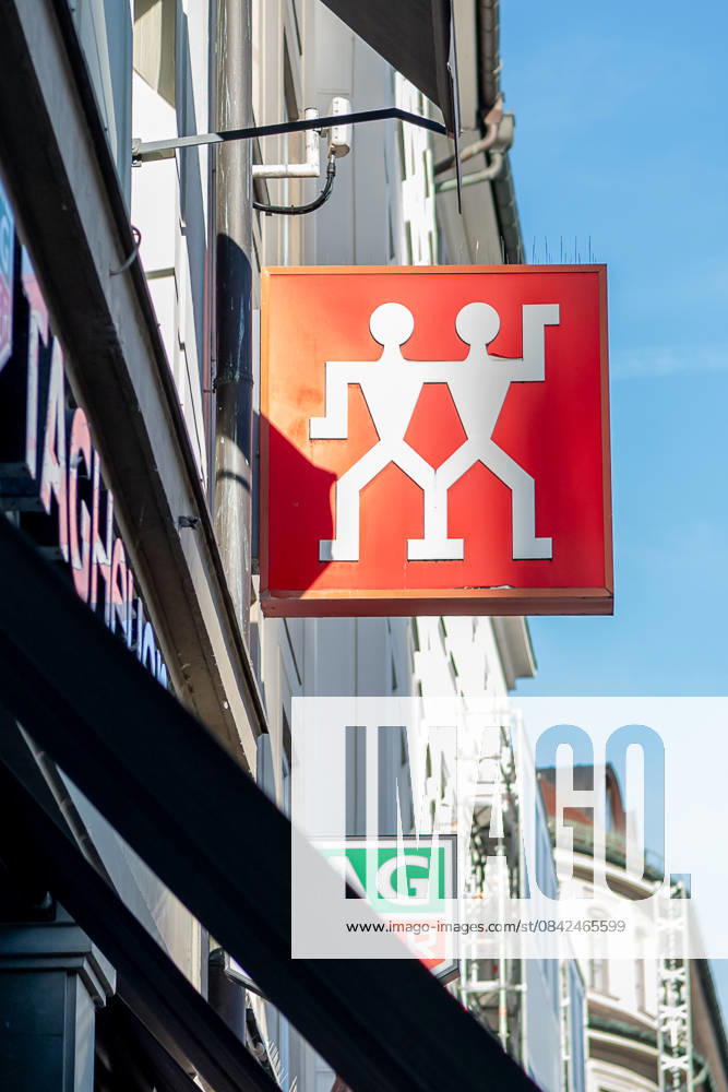Munich GER, theme picture economy, retail trade in the city center of Munich, 09 12 2025 Logo of the company Zwilling above the entrance to the corresponding shop GER, theme picture economy, retail trade in the city center of Munich