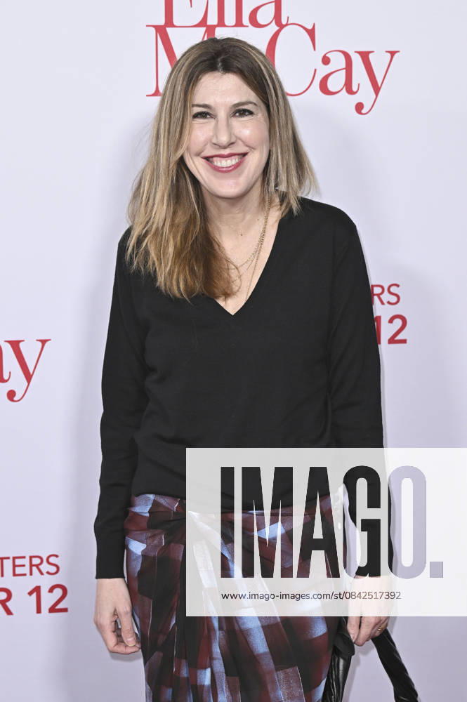 Amy Brooks at the world premiere of the movie Ella McCay at the El Capitan Theatre Los Angeles, 09 12 2025 Foto:xD.xStarbuckx xFuturexImagex ella_5304