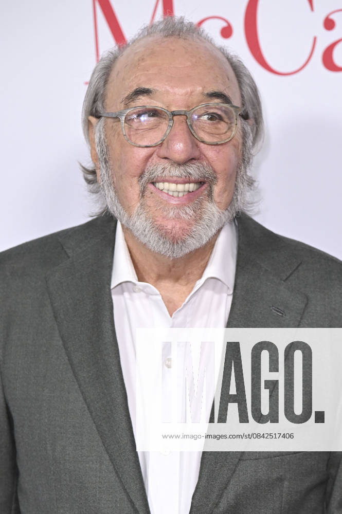 James L Brooks at the world premiere of the movie Ella McCay at the El Capitan Theatre Los Angeles, 09 12 2025 Foto:xD.xStarbuckx xFuturexImagex ella_5309