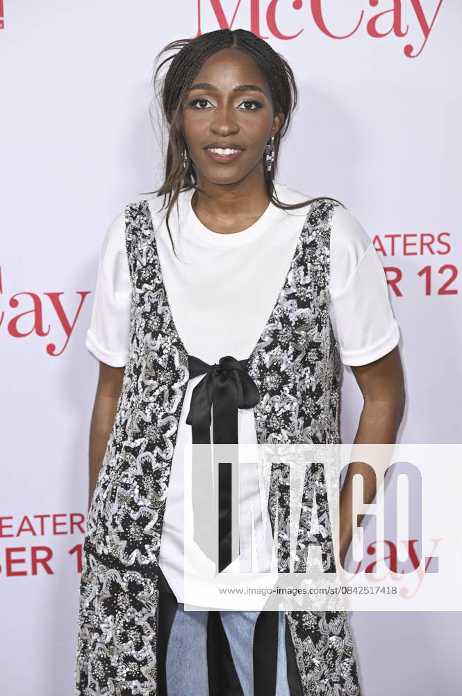 Ayo Edebiri at the world premiere of the movie Ella McCay at the El Capitan Theatre Los Angeles, 09 12 2025 Foto:xD.xStarbuckx xFuturexImagex ella_5317