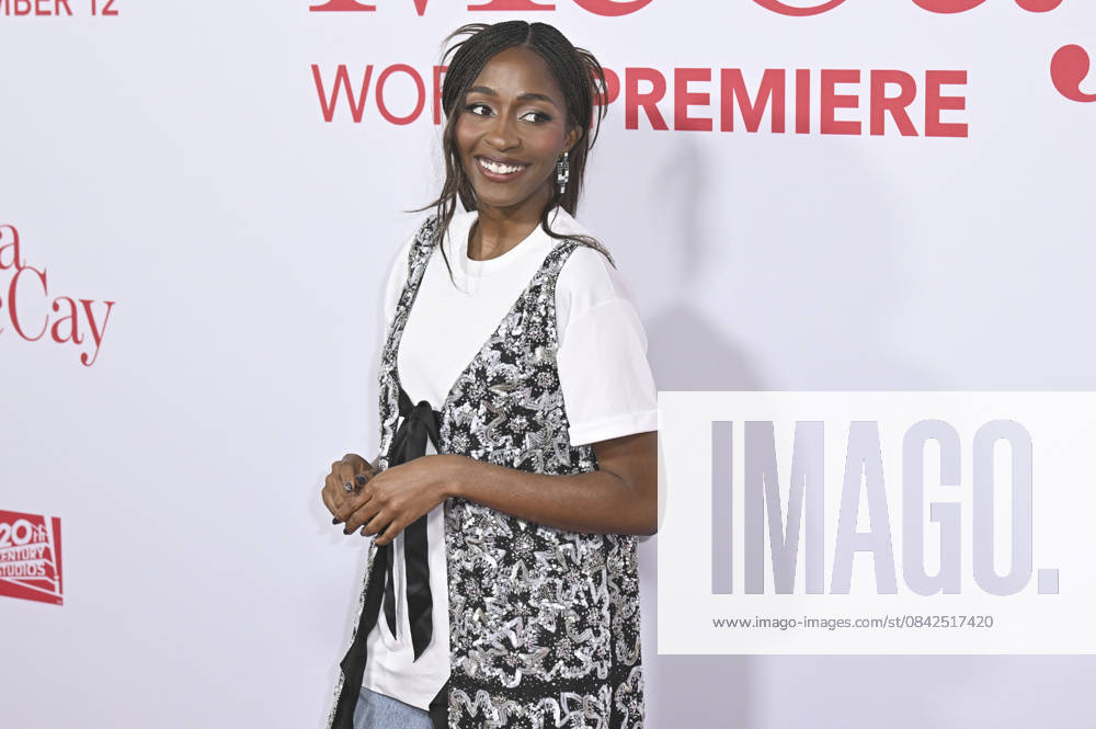 Ayo Edebiri at the world premiere of the movie Ella McCay at the El Capitan Theatre Los Angeles, 09 12 2025 Foto:xD.xStarbuckx xFuturexImagex ella_5319
