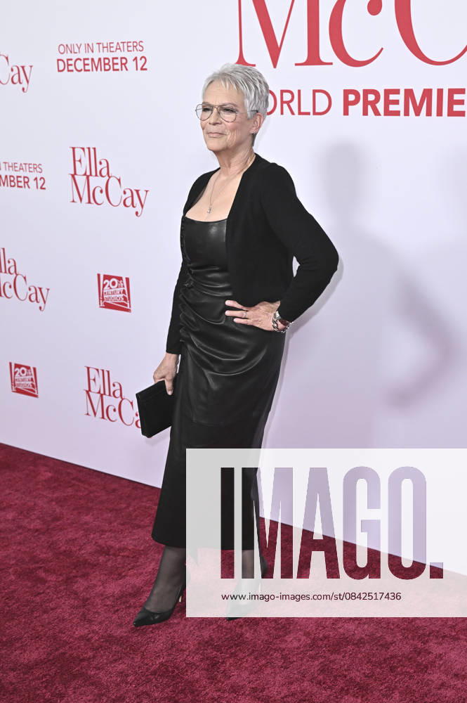 Jamie Lee Curtis at the world premiere of the movie Ella McCay at the El Capitan Theatre Los Angeles, 09 12 2025 Foto:xD.xStarbuckx xFuturexImagex ella_5335
