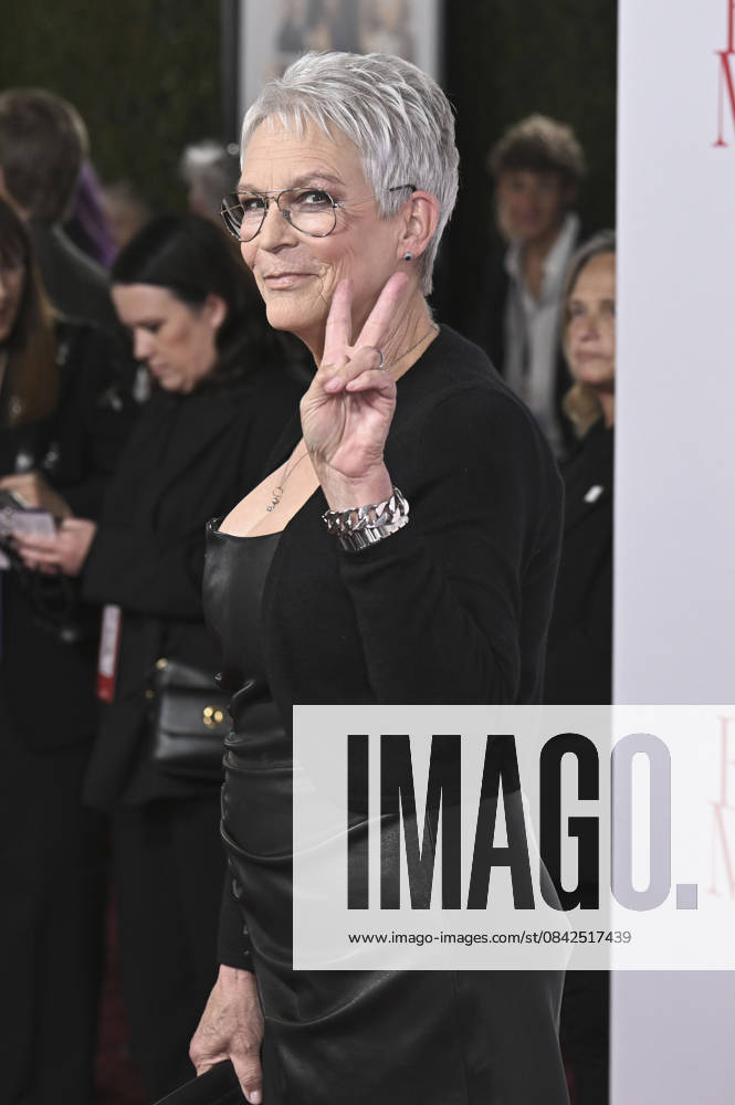 Jamie Lee Curtis at the world premiere of the movie Ella McCay at the El Capitan Theatre Los Angeles, 09 12 2025 Foto:xD.xStarbuckx xFuturexImagex ella_5338