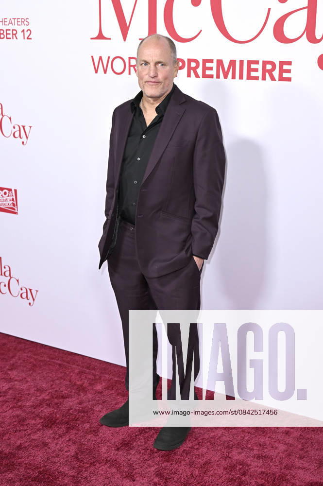 Woody Harrelson at the world premiere of the movie Ella McCay at the El Capitan Theatre Los Angeles, 09 12 2025 Foto:xD.xStarbuckx xFuturexImagex ella_5347