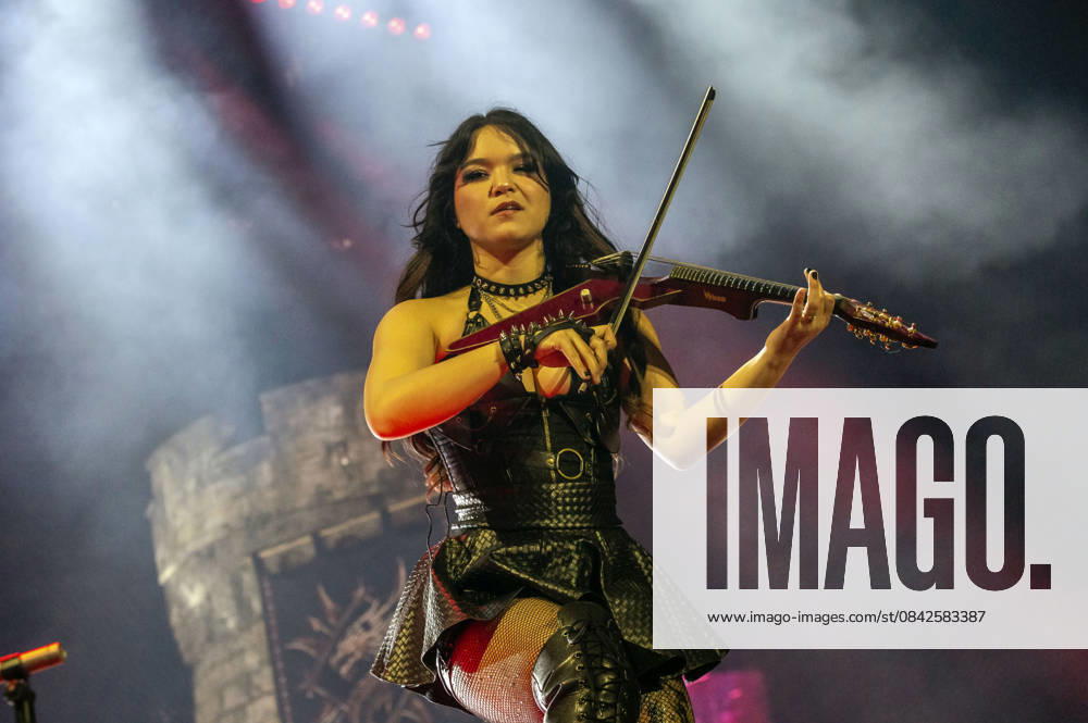 The Legendary Orchestra live at a concert in the ZAG Arena Hannover, 08 12 2025 Foto:xC.xSpeidelx xFuturexImagex legendary_5203