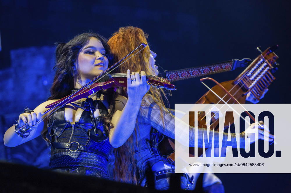 The Legendary Orchestra live at a concert in the ZAG Arena Hannover, 08 12 2025 Foto:xC.xSpeidelx xFuturexImagex legendary_5207