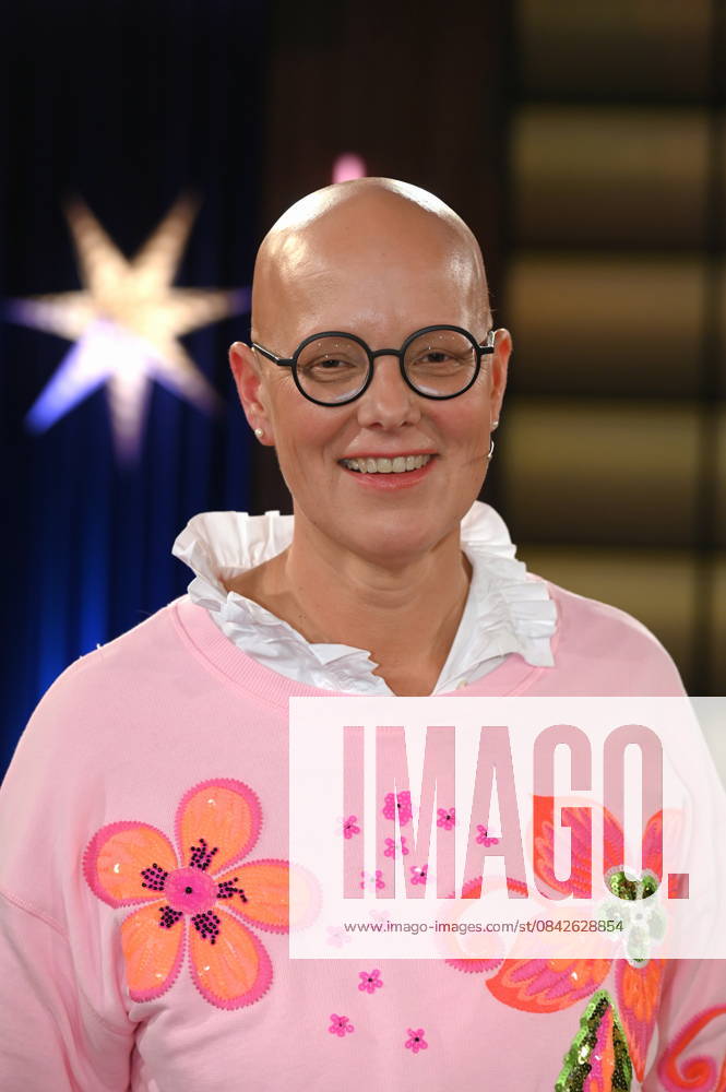 Pediatric oncologist and stand-up paddler Birgit Burkhardt as a guest on the WDR talk show Kölner Treff